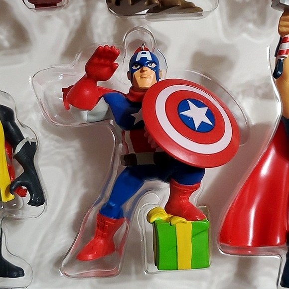 Hallmark Marvel's Larger Size Keepsake Christmas Tree Ornaments Set of 6 - Picture 12 of 16